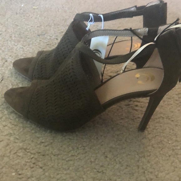 NWT! Charming Charlie Olive Army Green Suede Heels - Size 9🫧 - Picture 10 of 11